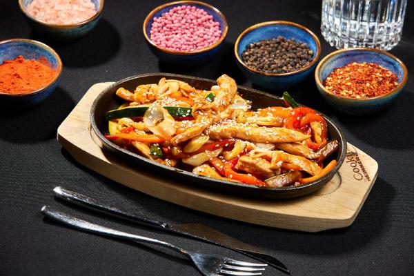 Tigaie Picanta de Pui